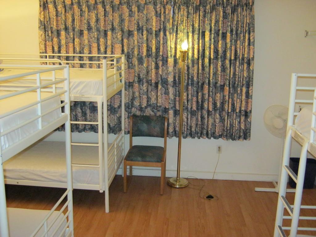 Kelowna Okanagan Lake Hostel Habitación foto